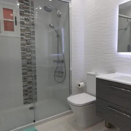 Stunning 2 Bedroom In Cristianos K203 * Los Cristianos (Tenerife)