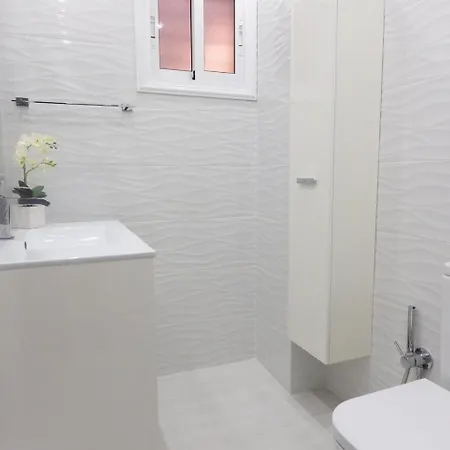 Stunning 2 Bedroom In Cristianos K203 Apartment Los Cristianos (Tenerife)