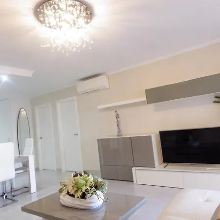Stunning 2 Bedroom In Cristianos K203 Los Cristianos (Tenerife)