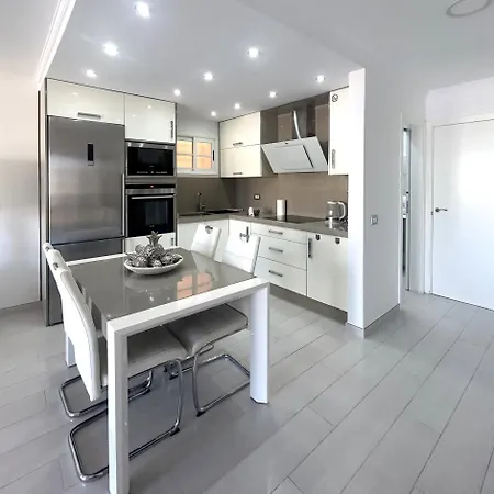 Apartment Stunning 2 Bedroom In Cristianos K203 *