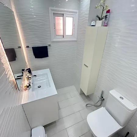 Stunning 2 Bedroom In Cristianos K203 * Los Cristianos (Tenerife)