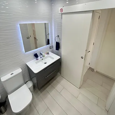 Stunning 2 Bedroom In Cristianos K203 Apartment *