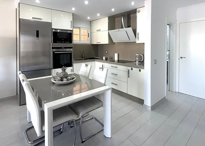 Apartment Stunning 2 Bedroom In Cristianos K203 *