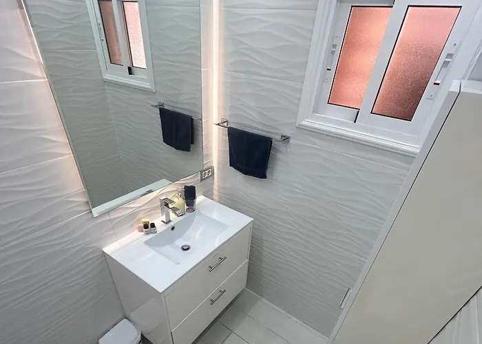 Stunning 2 Bedroom In Cristianos K203 Apartment Los Cristianos (Tenerife)