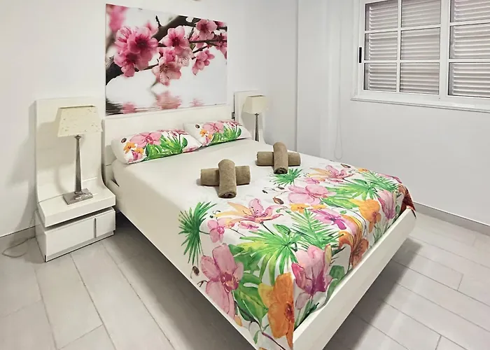 Apartment Stunning 2 Bedroom In Cristianos K203 *